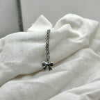 Eleganter Twist ~ Halskette mit kleiner Schleife