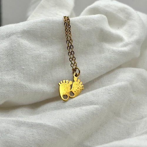 Everylight steps ~ necklace with baby feet